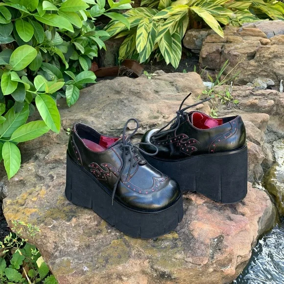 🚨Sold Out🚨Hot Topic Mary Janes platform shoes - Picture 4 of 8